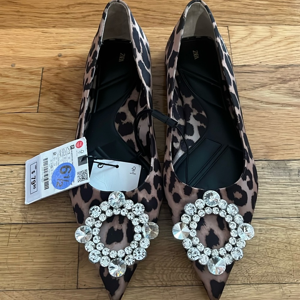 Zara Women's Flats size 6.5 leopard print with jewel on toe!